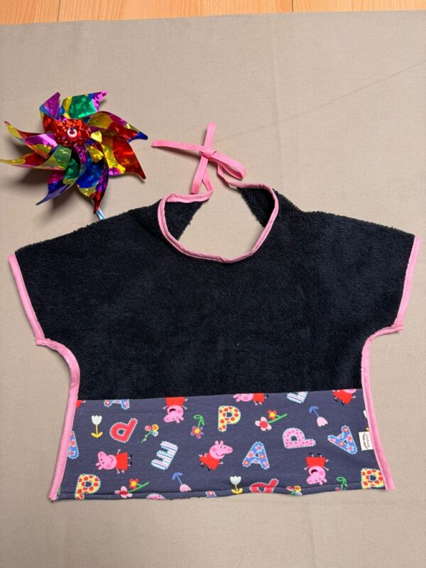 Latz zum Binden mit Ärmel Schwarz Rosa Peppa Wutz