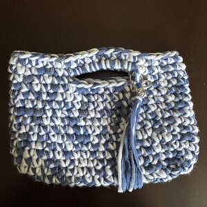 Gehäkelte Tasche Blau Weiss