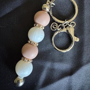 Schlüsselanhänger Pink und Weiss kurz