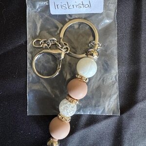 Schlüsselanhänger Rosa und Weiss mit Iriskristall Stein