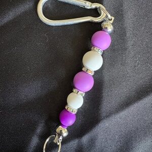 Schlüsselanhänger Violet und Weiss